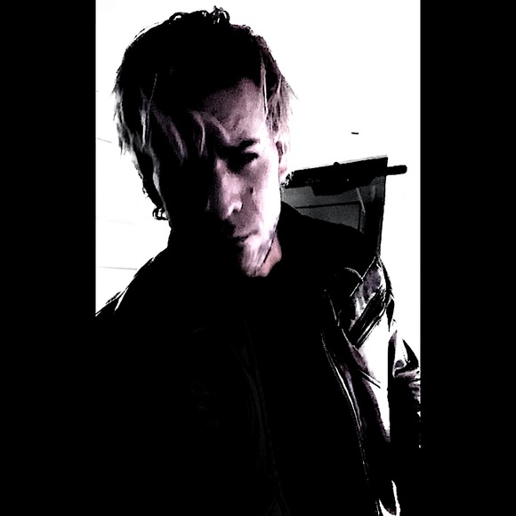 Calicos 🏷 Hollywood’s hidden Street Artist Stars are the Clothes wearing people - Picture 4 of 5